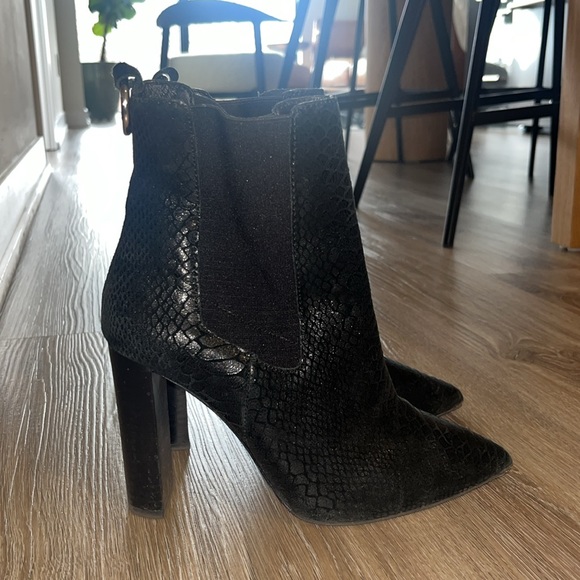 PAIGE Black Boots - Picture 3 of 4